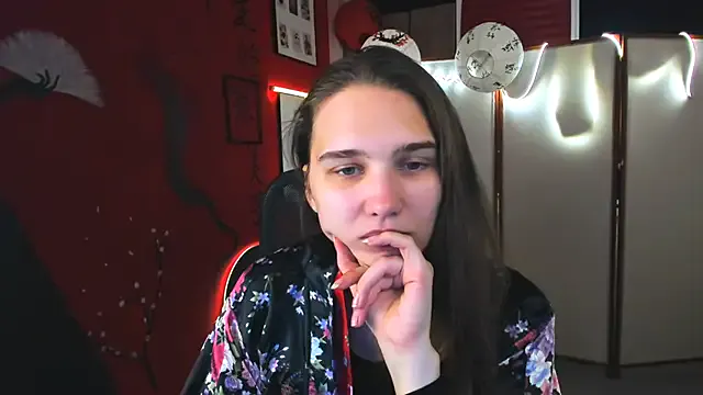 TessaMill — I'll change the lipstick color.