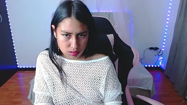 ThaliaGreyx — flahs tits