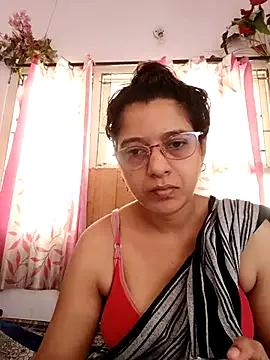 thanusi_2 — Freechat on StripChat