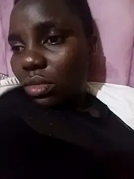 TheSpiceyQueen — Show pussy close up