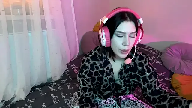 ThiLuggs — Massage boobs close to cam