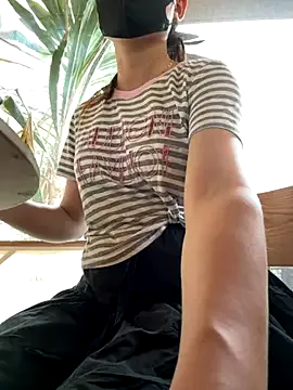 Tina_995 — make Tina's pussy wet at the cafe