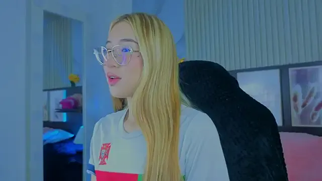 tokyoluu — doggy style and 3 fingers in ass