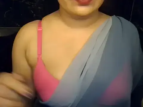 Trezza — shine boobs with oil 