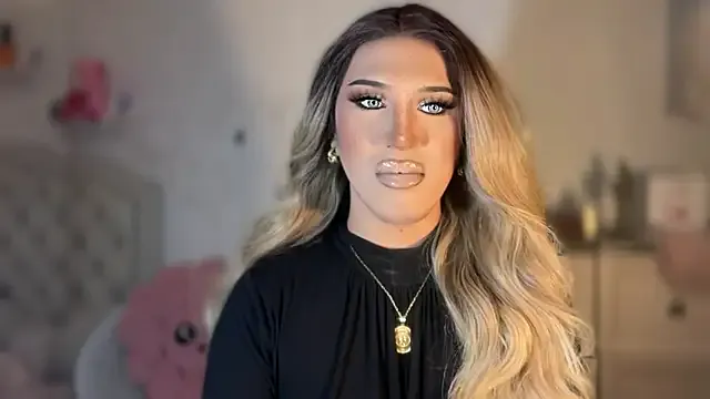 Ts_glamxxxx — NEED SOMEONE TO CUDDLE
