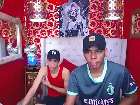 TWOBOYSPEINHOT — CUM  SHOW GUYS