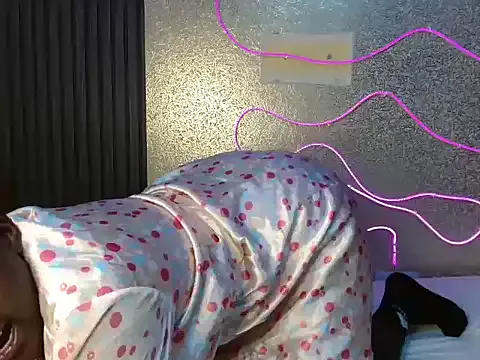 Tyra_sofi — help me pay my bills
