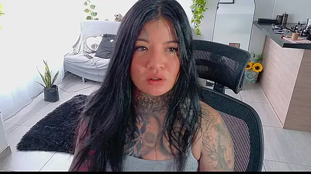 Unatatuada — Fill my ass of oil