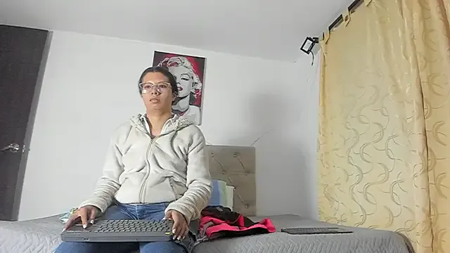 Vahiolet_smith — Group on StripChat