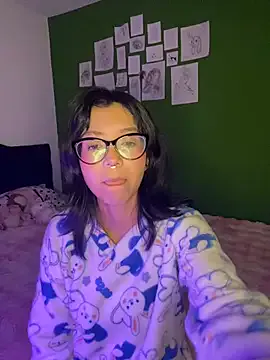 Valen-Foxx — MATURBACION CON DILDO