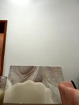 VampyScarlet — shake ass 5 min<3