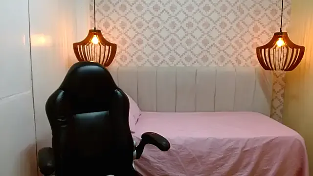 VanessaChar — MY PUSSY OPEN WHILE MY CUM COMES OUT