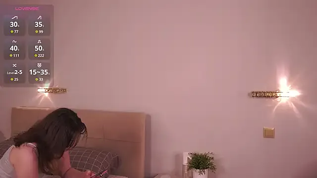 VanessaCumbaa — air kiss off cam