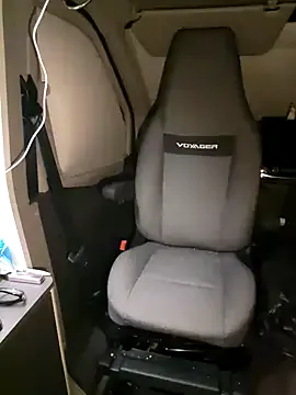 VanLifeVixen — show phat ass booty 
