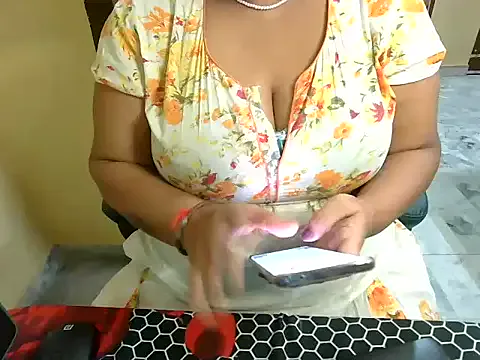 veena_kaur — flash boobs
