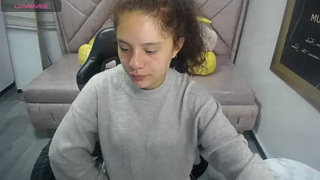 Velvet_Moon_V — fucks in the pussy by 3 min