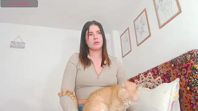 verocute7 — Fingers in pussy