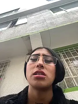 Violeet_Smith — Suckkk fingers in public + Ahegado