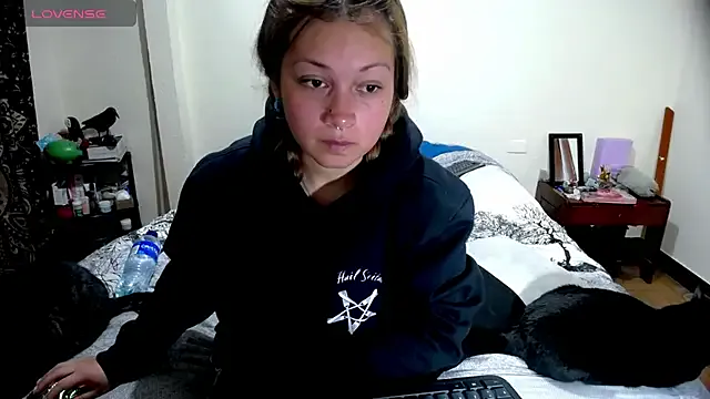 Violet_Bosh — Blowjob + saliva on tits