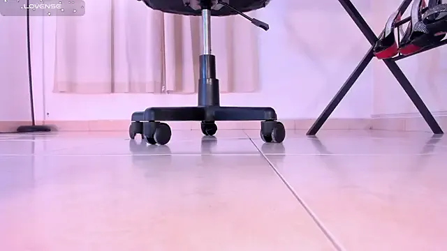 violettastrada — show bj spit, squirt in feet