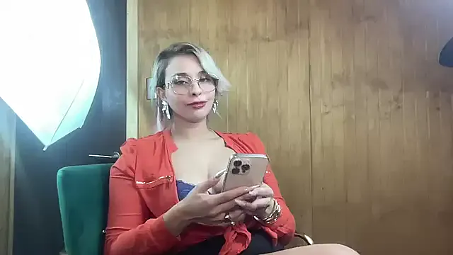 WhiteSnow09 — Secretaria caliente con louch 4