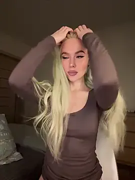 xDinnax — keep boobs out + nipple clamps