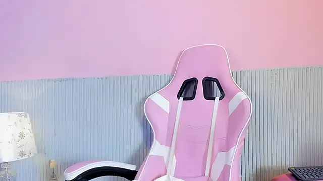 yeikafoxy — oil in my tits