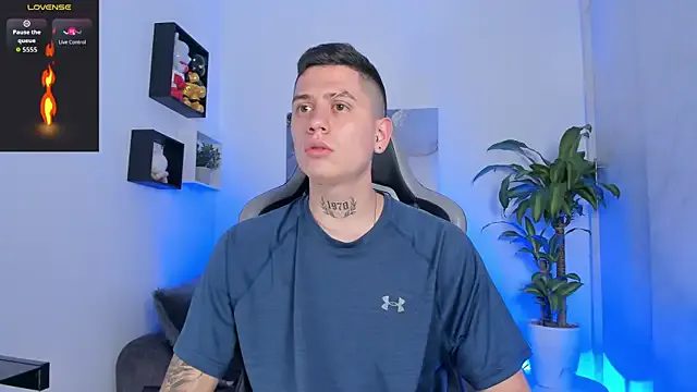 Yeiko_Romero_ — MASSIVE CUM ON MY CHEST AND FACE:wanker: