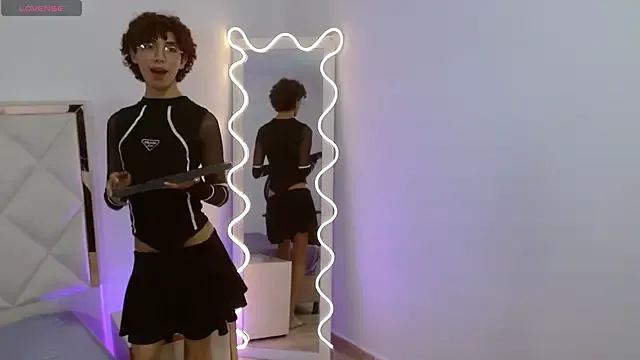 YESSY_TAY — fingers in my ass x 3mn
