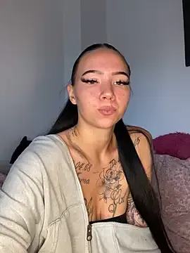 YoungZoexx —  Stand Up and Twerk Slowly 