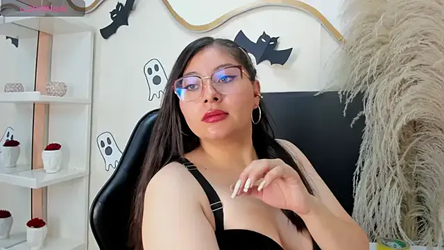 ZeleneJones — Let's warm up my pussy... slowly