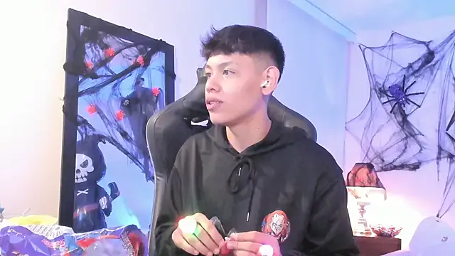 zeus_blaze — show ass in doggy