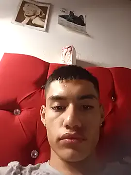 Zeusomauricio — erotic cum show 