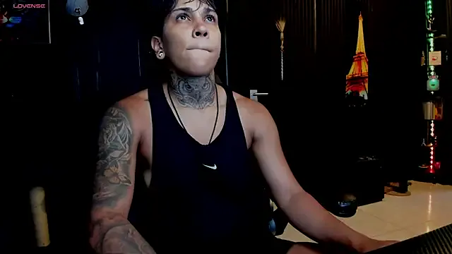 ZhoeStrong — show naked