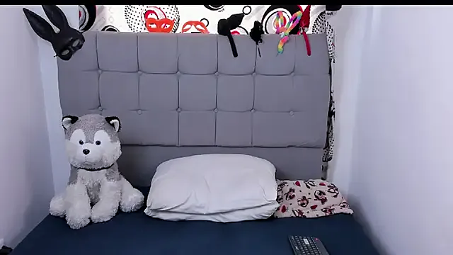 zoe_bunny01 — show naked