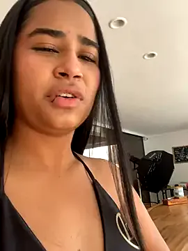 zoe_evans5 — SHOW ASS