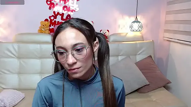 zoe_radiance — slap boobs