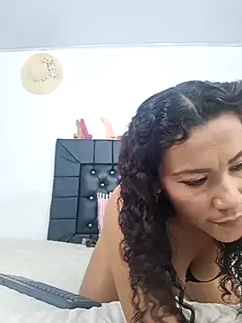 zoe_stp_latina — Freechat on StripChat