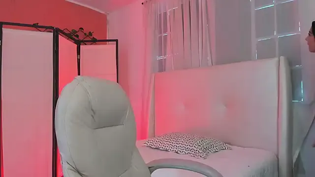 zoerouse_ — sensual dance and spanking ass