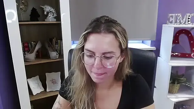 Zoey_Erotic — MAKE ME SO HIGH