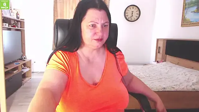 Zulemasecrets — Naked
